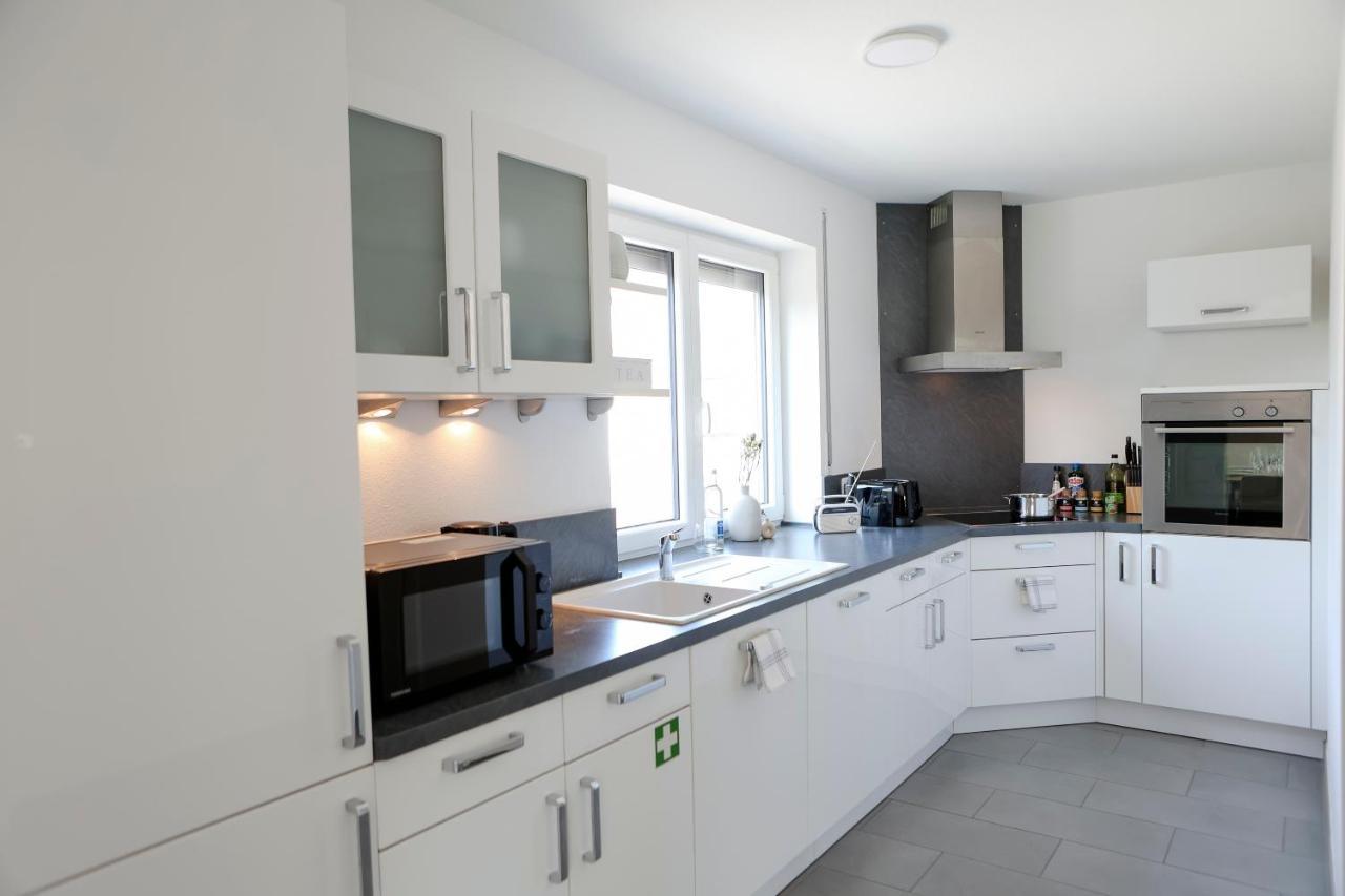 Lumen Homes - Design-Apt. Nahe Audi Und Altstadt, 3 Zimmer, Netflix อินโกลชตัดต์ ภายนอก รูปภาพ
