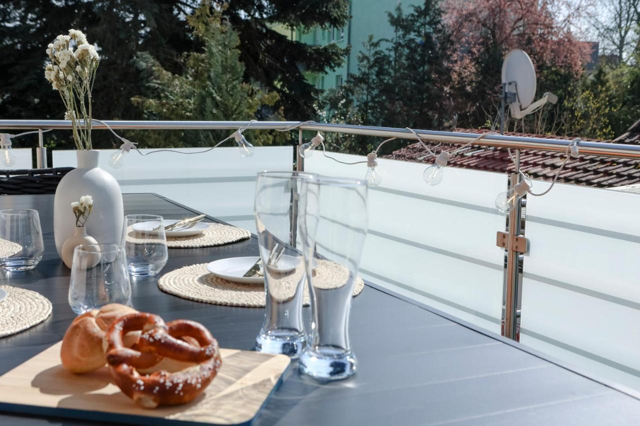 Lumen Homes - Design-Apt. Nahe Audi Und Altstadt, 3 Zimmer, Netflix อินโกลชตัดต์ ภายนอก รูปภาพ
