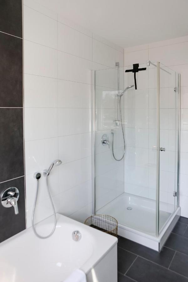 Lumen Homes - Design-Apt. Nahe Audi Und Altstadt, 3 Zimmer, Netflix อินโกลชตัดต์ ภายนอก รูปภาพ