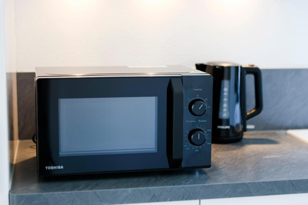Lumen Homes - Design-Apt. Nahe Audi Und Altstadt, 3 Zimmer, Netflix อินโกลชตัดต์ ภายนอก รูปภาพ