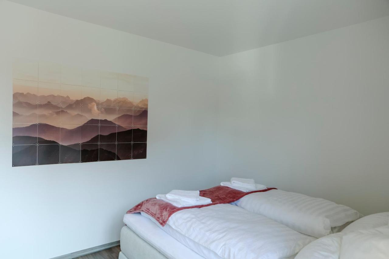 Lumen Homes - Design-Apt. Nahe Audi Und Altstadt, 3 Zimmer, Netflix อินโกลชตัดต์ ภายนอก รูปภาพ