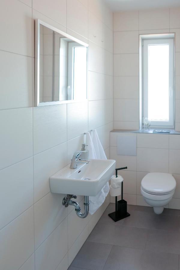 Lumen Homes - Design-Apt. Nahe Audi Und Altstadt, 3 Zimmer, Netflix อินโกลชตัดต์ ภายนอก รูปภาพ