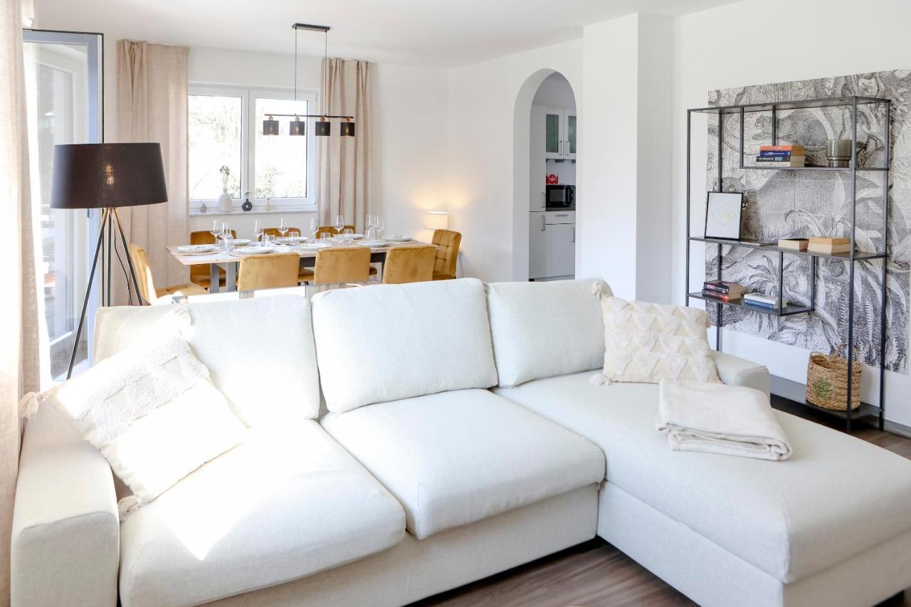 Lumen Homes - Design-Apt. Nahe Audi Und Altstadt, 3 Zimmer, Netflix อินโกลชตัดต์ ภายนอก รูปภาพ