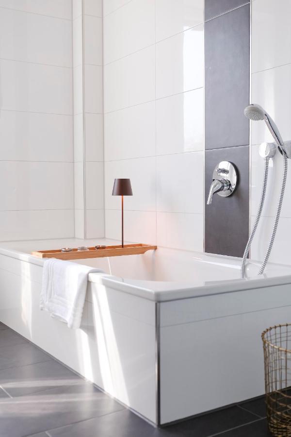 Lumen Homes - Design-Apt. Nahe Audi Und Altstadt, 3 Zimmer, Netflix อินโกลชตัดต์ ภายนอก รูปภาพ