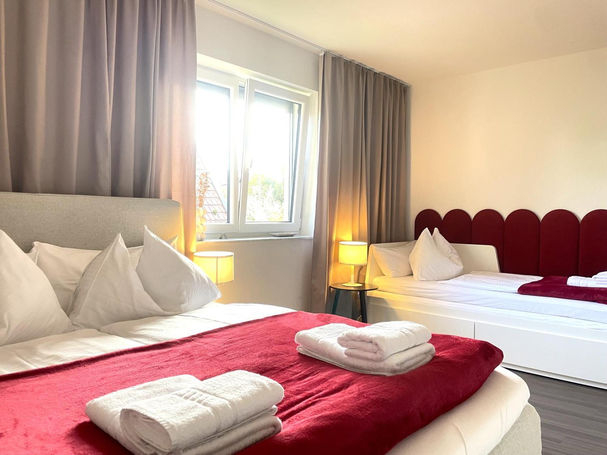 Lumen Homes - Design-Apt. Nahe Audi Und Altstadt, 3 Zimmer, Netflix อินโกลชตัดต์ ภายนอก รูปภาพ