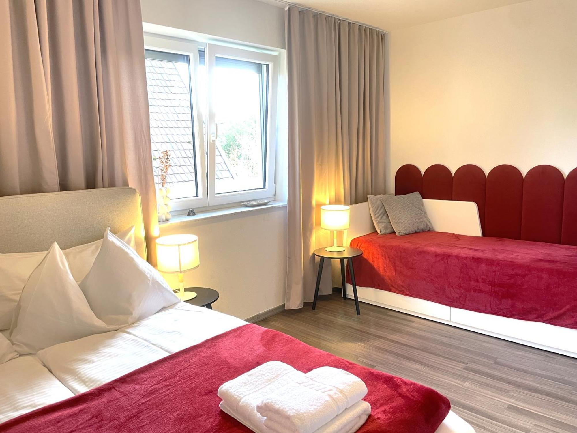 Lumen Homes - Design-Apt. Nahe Audi Und Altstadt, 3 Zimmer, Netflix อินโกลชตัดต์ ภายนอก รูปภาพ