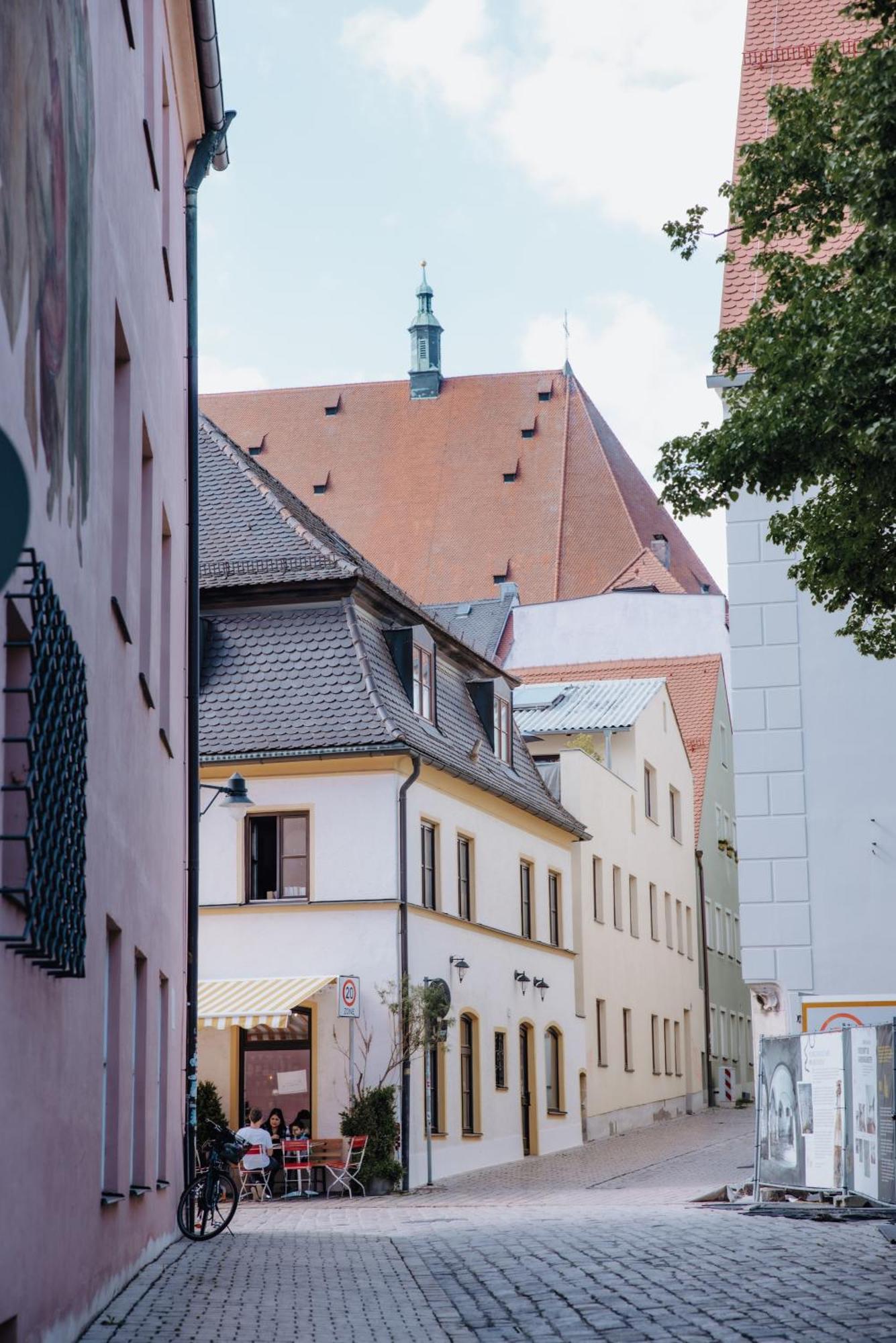 Lumen Homes - Design-Apt. Nahe Audi Und Altstadt, 3 Zimmer, Netflix อินโกลชตัดต์ ภายนอก รูปภาพ